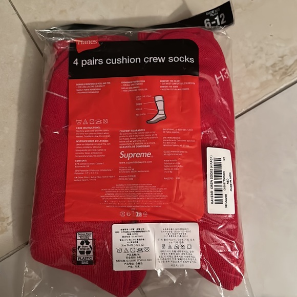 1 PAIR Supreme Red Crew Socks - Picture 3 of 3